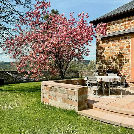 別荘 Renovated Half In The Trierer Heide トリーア